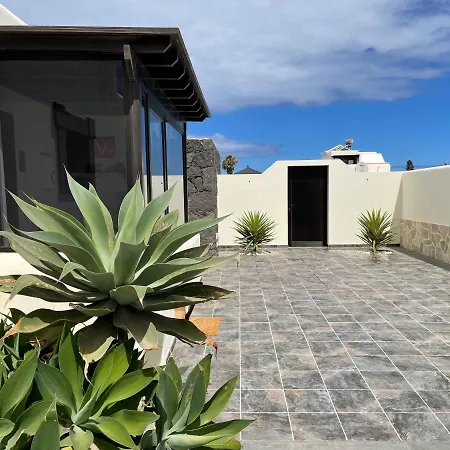 Lena Playa Blanca (Lanzarote)